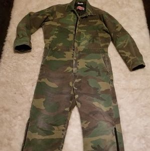 Mens 1pc insulated camo coveralls size large